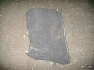 BOCZEK TAPICERKA BAGAŻNIKA PRAWA BMW E39 KOMBI