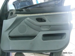 TAPICERKA BOCZEK DRZWI PRZÓD PRAWA BMW E39 ANG