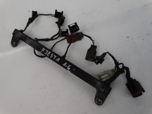 WIĄZKA INSTALACJA WTRYSKIWACZY LISTWY WTRYSKOWEJ FORD FIESTA III MK3 1.6 F-VAT