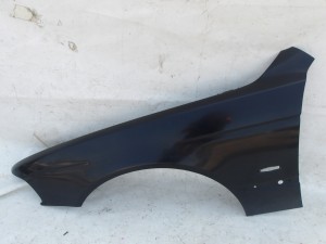 BŁOTNIK LEWY PRZÓD PRZEDNI BMW E39 SCHWARZ II F-VAT