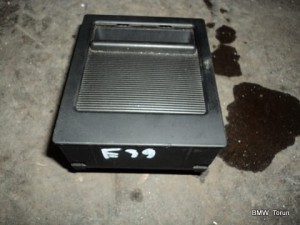 SCHOWEK MAŁY BMW E39