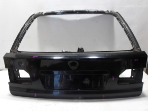 KLAPA BAGAŻNIKA TYŁ TYLNA BMW E39 KOMBI SCHWARZ II F-VAT
