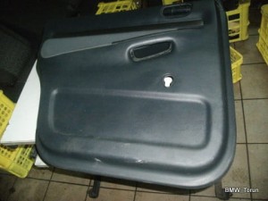 TAPICERKA BOCZEK DRZWI TYŁ LEWY AUDI A4 B5