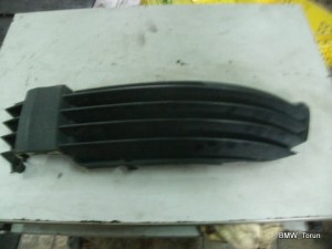 KRATKA ZDERZAKA PRZÓD PRAWA PASSAT B5 FL
