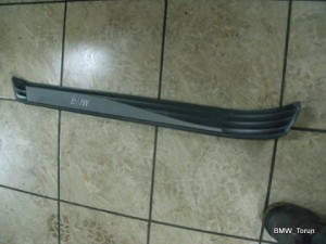 LISTWA OSŁONA NA PRAÓG PRZÓD LEWA BMW E60 E61