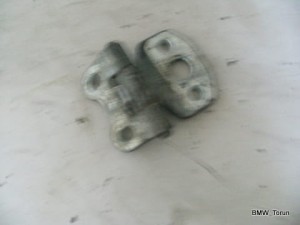 ZAWIAS ZAWIASY DRZWI MERCEDES E W210