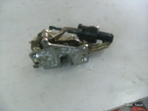 ZAMEK DRZWI TYŁ PRAWY MERCEDES E W210