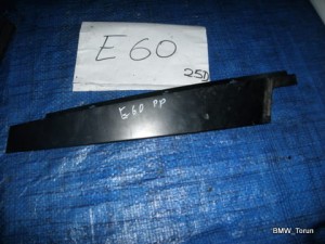 LISTWA OSŁONA PIONOWA DZRWI PRZÓD P BMW E60 E61