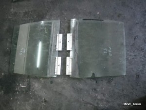 SZYBA BOCZNA DRZWI TYŁ TYLNA L P BMW E34