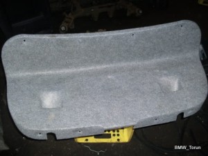 TAPICERKA OSŁONA KLAPY TYŁ BMW E90