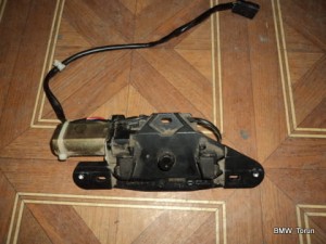 ZAMEK KLAPY TYŁ TYLNEJ Z DOCIĄGIEM BMW E39 KOMBI