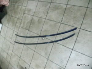 LISTWA DACHOWA PRAWA BMW E90 LEMANSBLU