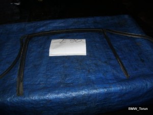 USZCZELKA SZYBY DRZWI TYŁ LEWA BMW E90 E91