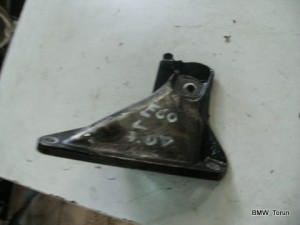 ŁAPA UCHWYT WSPORNIK SILNIKA L 2.5D 3.0D E60 E61
