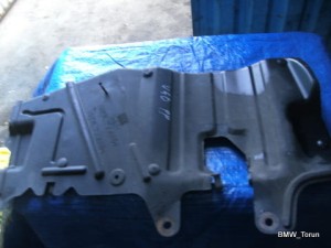 OSŁONA MASKOWNICA PRAWA VOLVO V40 S40