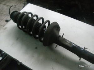 AMORTYZATOR SPRĘŻYNA PRZÓD PRAWY VW GOLF IV