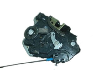 ZAMEK DRZWI PRZÓD PRAWY AVENSIS II T25 F-VAT