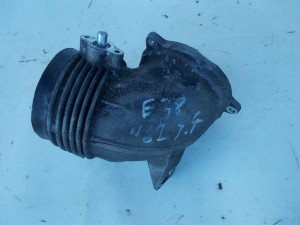 PRZEPUSTNICA KOLANKO 4.4 4.0 E38 F-VAT