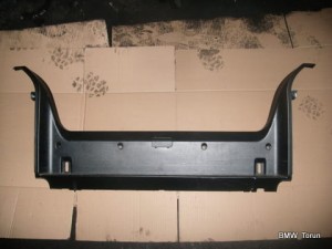 OSŁONA OBUDOWA PLASTIK PASA TYŁ BMW E39 SEDAN