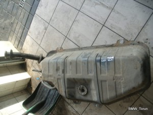 ZBIORNIK BAK PALIWA 2.2 2.7 3.2CDI W210
