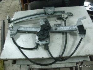 PODNOŚNIK MECHANIZM SZYB PRAWY CABRIO MEGANE II