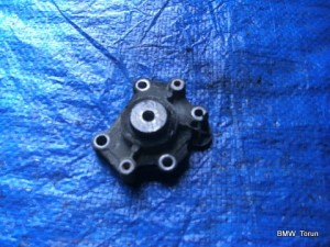 ŁAPA MOCOWANIE UCHWYT 1.9TDI VOLVO V40 S40