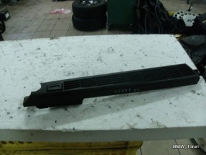 MOCOWANIE UCHWYT ROLETY TYŁ LEWY BMW E39 KOMBI