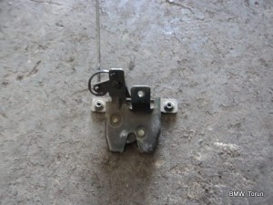 ZAMEK KLAPY TYŁ BMW E36