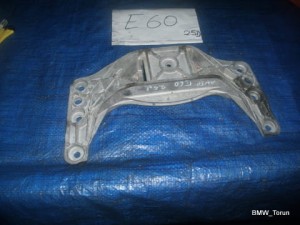 ŁAPA SKRZYNI AUTOMAT 2.5D 3.0D BMW E60 E61