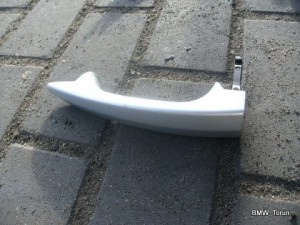 KLAMKA UCHWYT DRZWI PRZÓD L TITANSILBER E60 F-VAT
