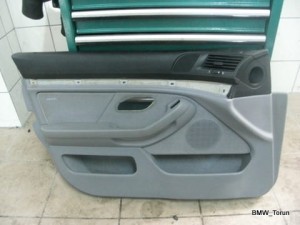 TAPICERKA BOCZEK DRZWI PRZÓD LEWA BMW E39 ANG