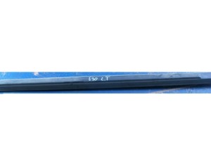 LISTWA BOCZNA DRZWI TYŁ LEWA BMW E30