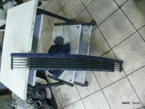 KRATKA ZDERZAKA PRZÓD BMW E36