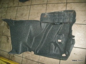 TAPICERKA BOCZEK BAGAŻNIKA LEWY SEDAN AUDI A4 B5