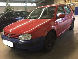 GRILL ATRAPA VW GOLF IV