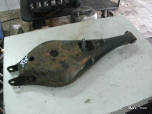 WAHACZ TYŁ GÓRNY LEWY BMW E36
