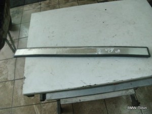 OSŁONA MASKOWNICA PRZÓD L MERCEDES E W210