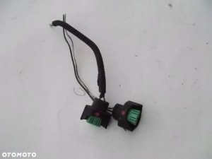 KOSTKA WTYCZKA HALOGENU AVENSIS II T25 