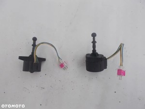 SILNICZEK REGULACJI LAMPY PRZÓD E38