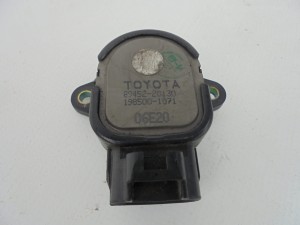 CZUJNIK POŁOŻENIA PRZEPUSTNICY RAV4 II YARIS COROLLA 1.8VVTI F-VAT
