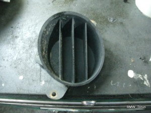 ZAŚLEPKA KRATKA PRZÓD LEWA MONDEO MK3