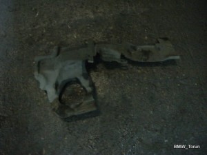 OSŁONA MASKOWNICA PRZÓD LEWA BMW E87
