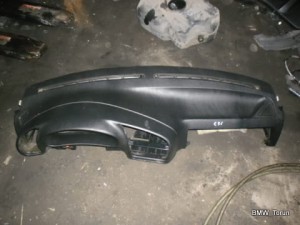 DESKA ROZDZIELCZA KONSOLA CZARNA BMW E36 SEDAN KOM