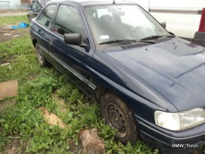 DRZWI PRZÓD PRAWE FORD ESCORT