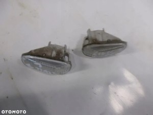KIERUNKOWSKAZ LEWY PRAWY CIVIC VII F-VAT