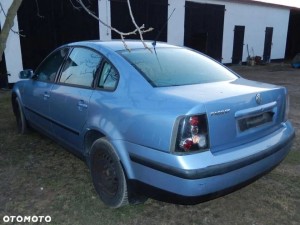 DRZWI TYŁ LEWE SEDAN PASSAT B5 LL5Y