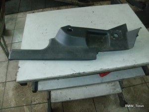 OSŁONA MASKOWNICA TYŁ L KOMBI MERCEDES E W210