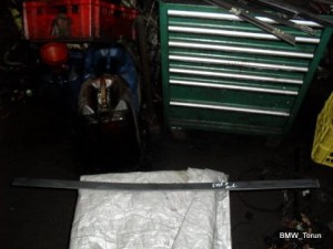 LISTWA DRZWI PRZÓD PRAWA CZARNA BMW E39 F-VAT