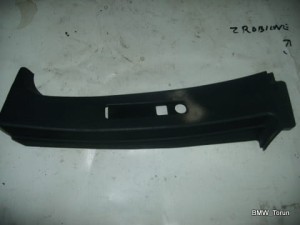 OSŁONA SŁUPKA PASÓW ŚRODKOWA COMPACT BMW E36