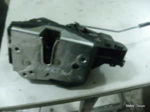 ZAMEK DRZWI TYŁ PRAWY SEDAN KOMBI BMW E46